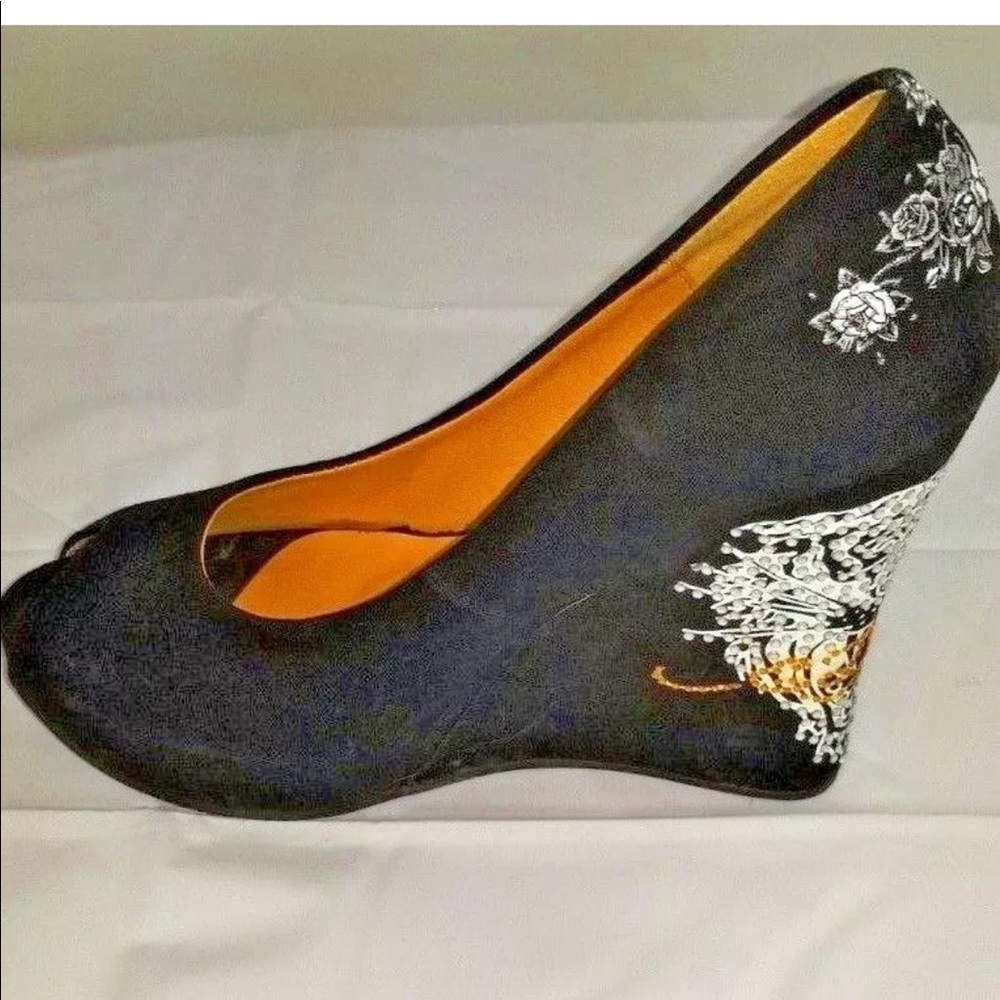Ed Hardy floral pattern joyaus wedges NWOT